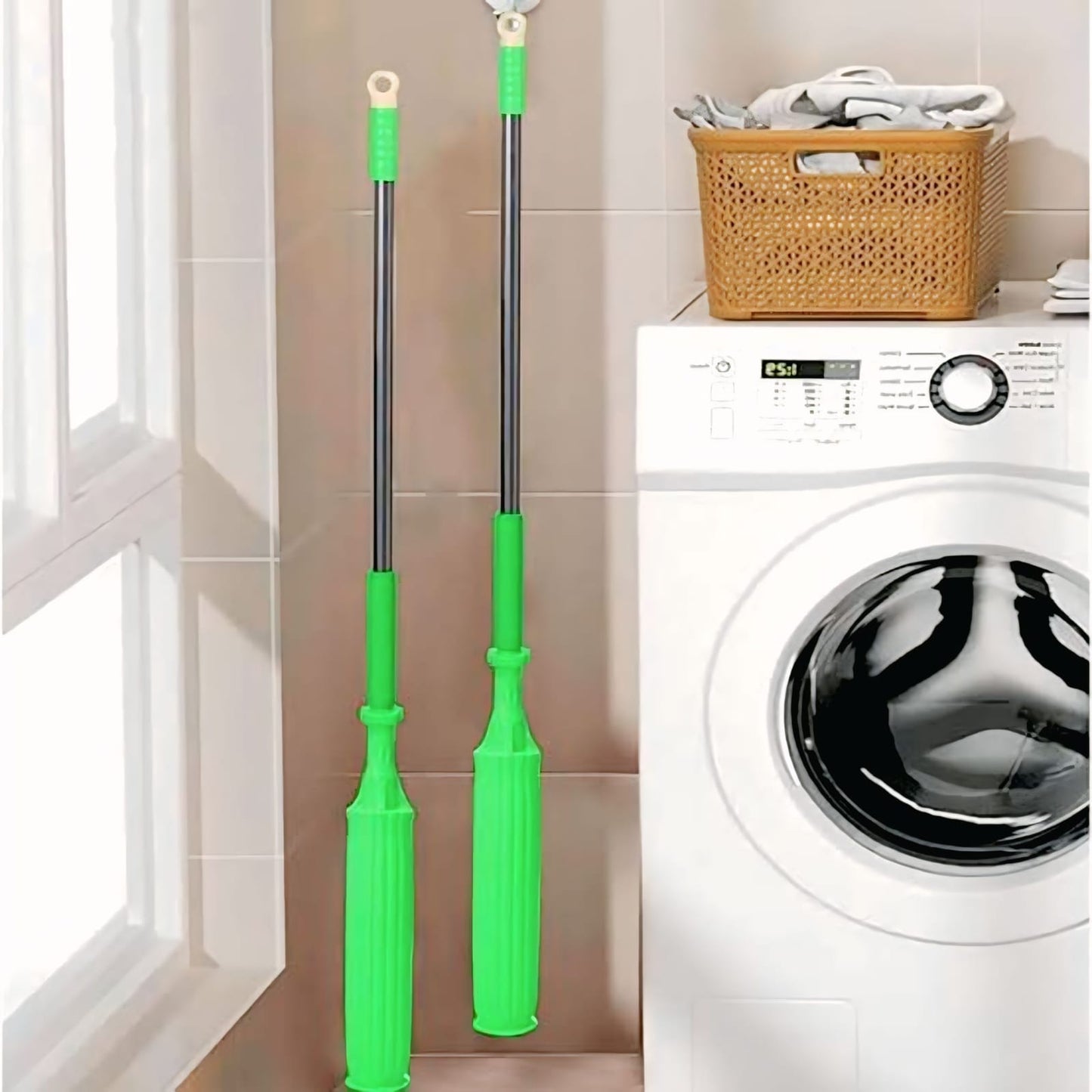 Self-twisting Water Rotating Mop